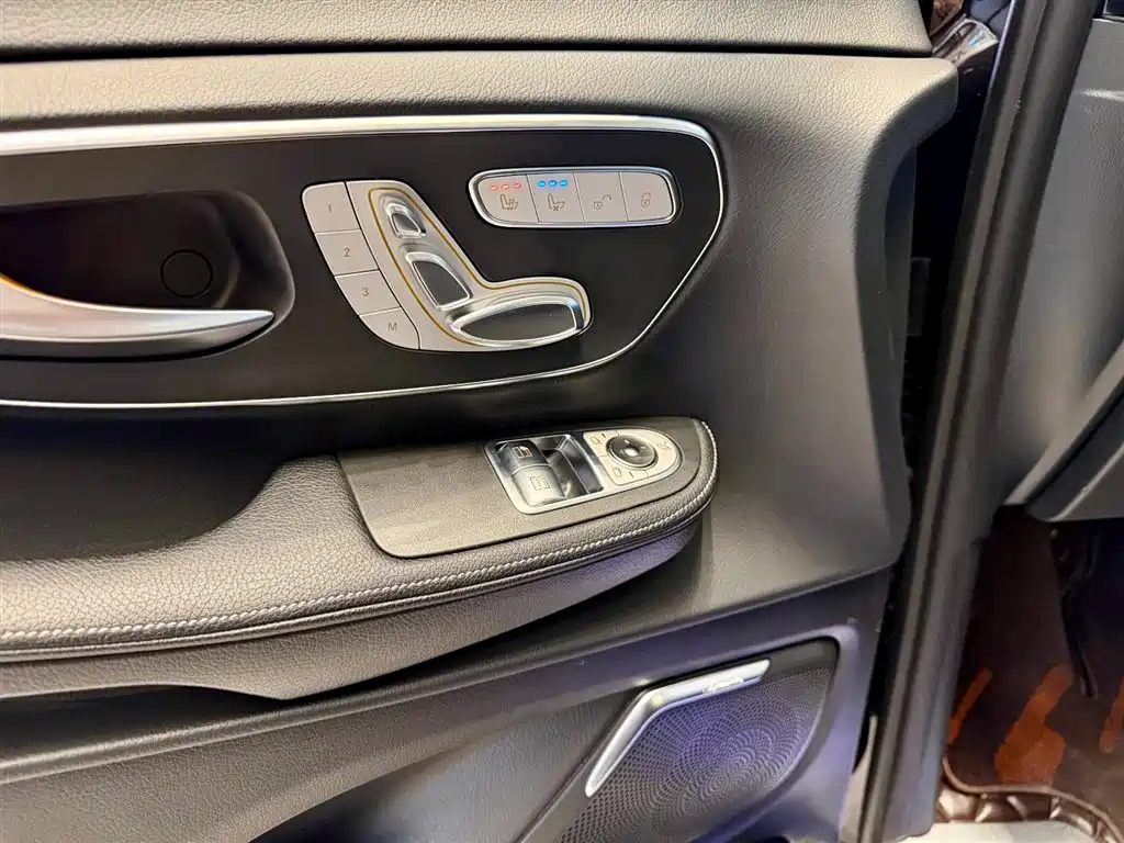 MERCEDES-BENZ V CLASS