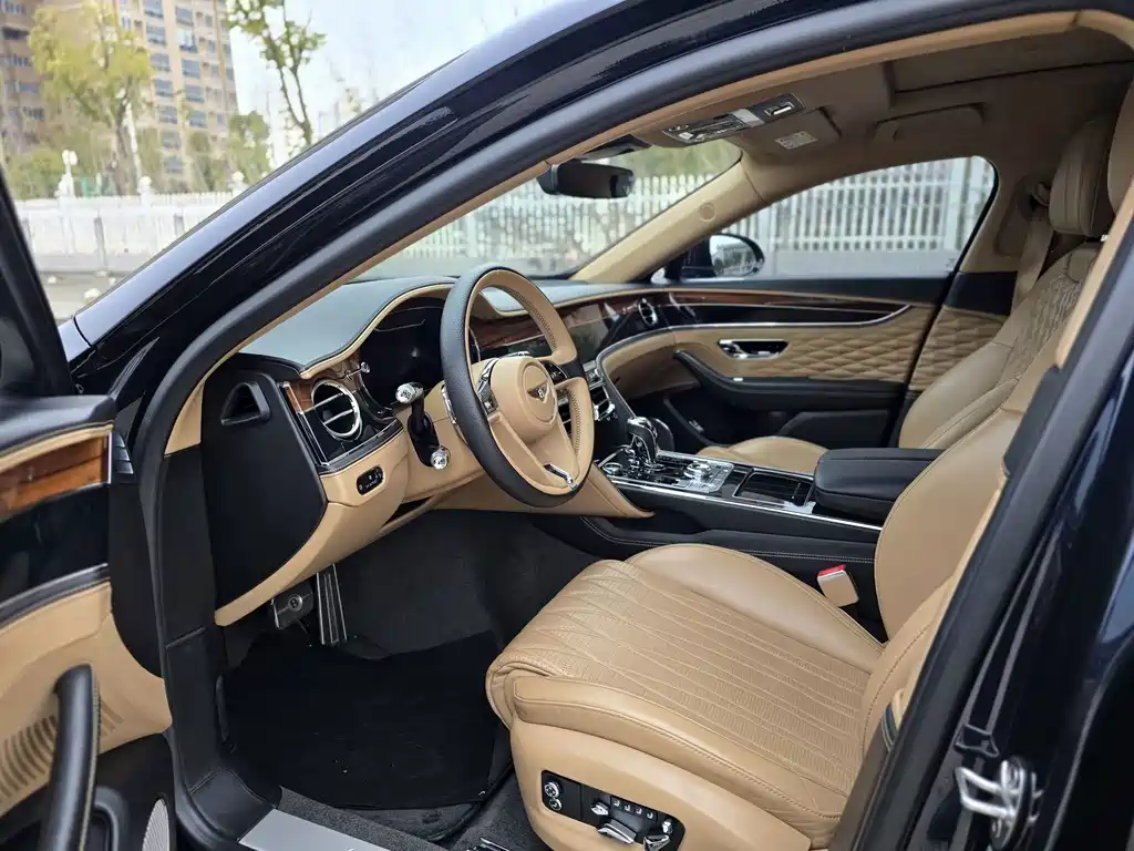 Bentley Flying Spur — миниатюра 6