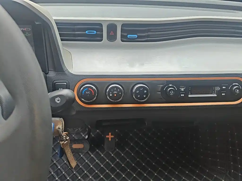 Wuling MINIEV — миниатюра 13