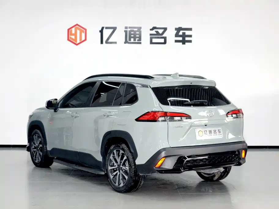 Toyota Corolla Cross — миниатюра 19