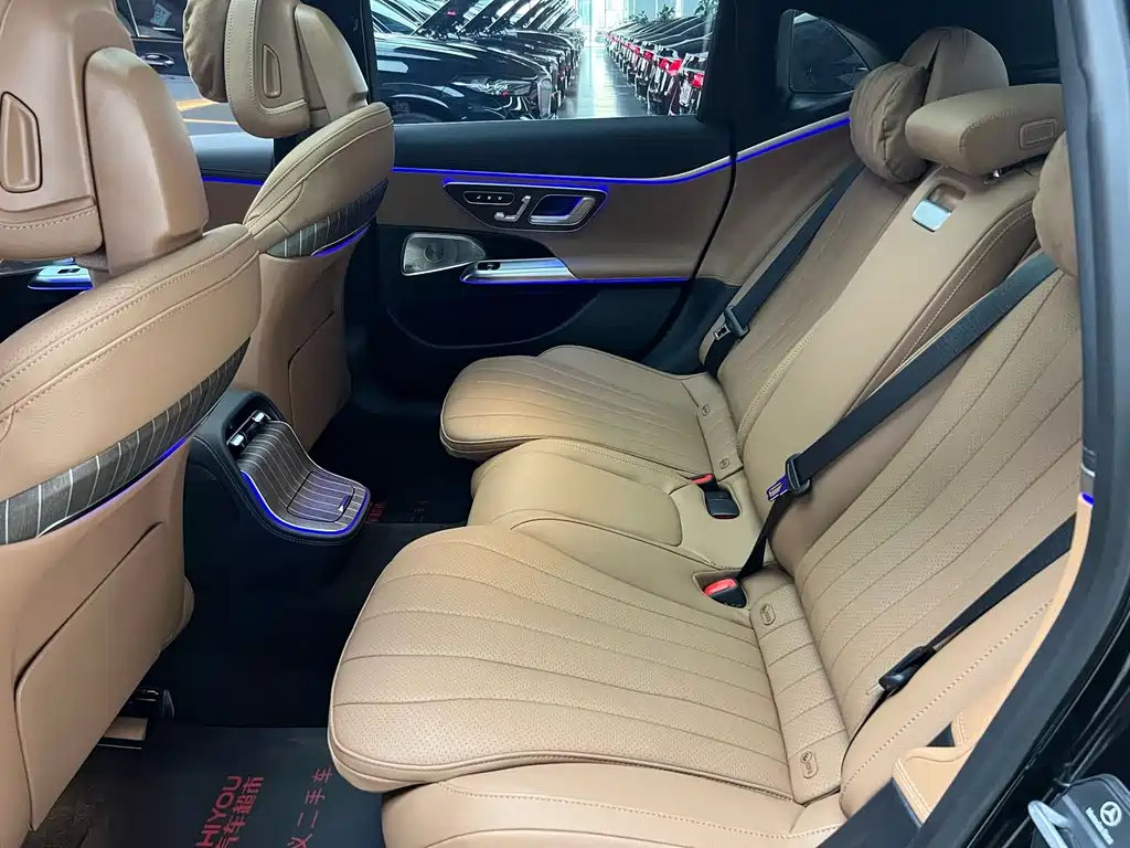 Mercedes-Benz E-Class — миниатюра 10