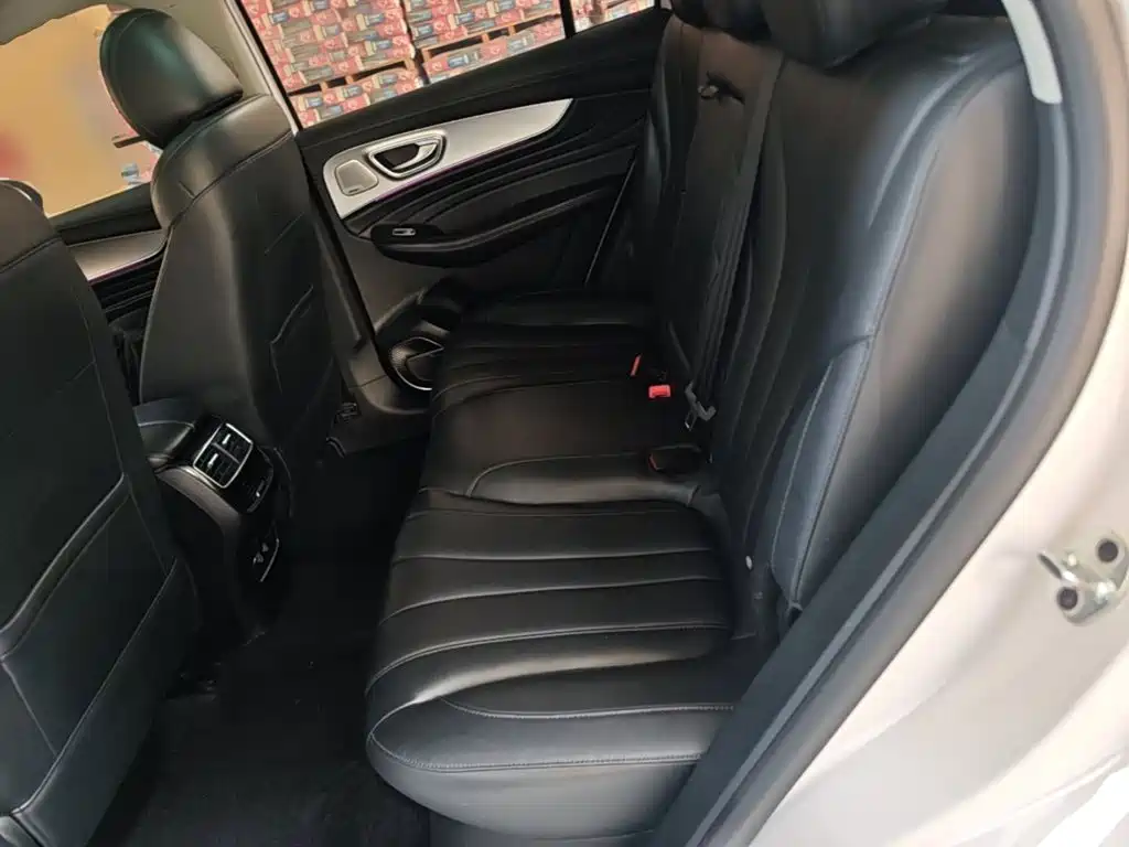 Roewe RX5 MAX — миниатюра 17