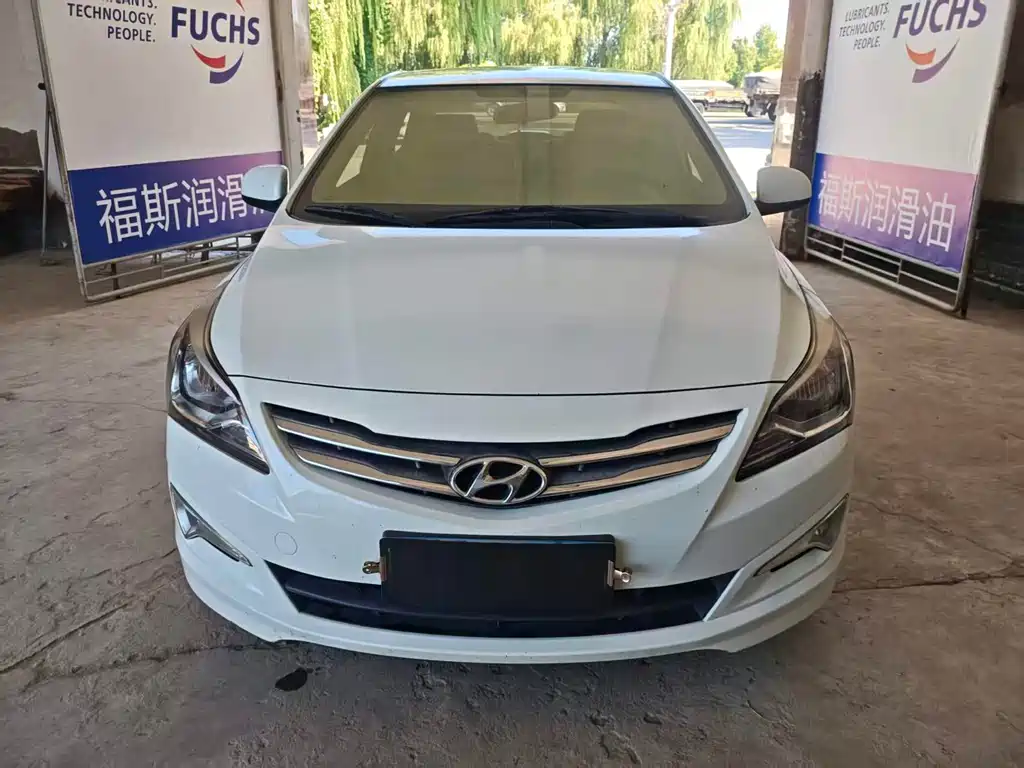 Hyundai Verna — миниатюра 2