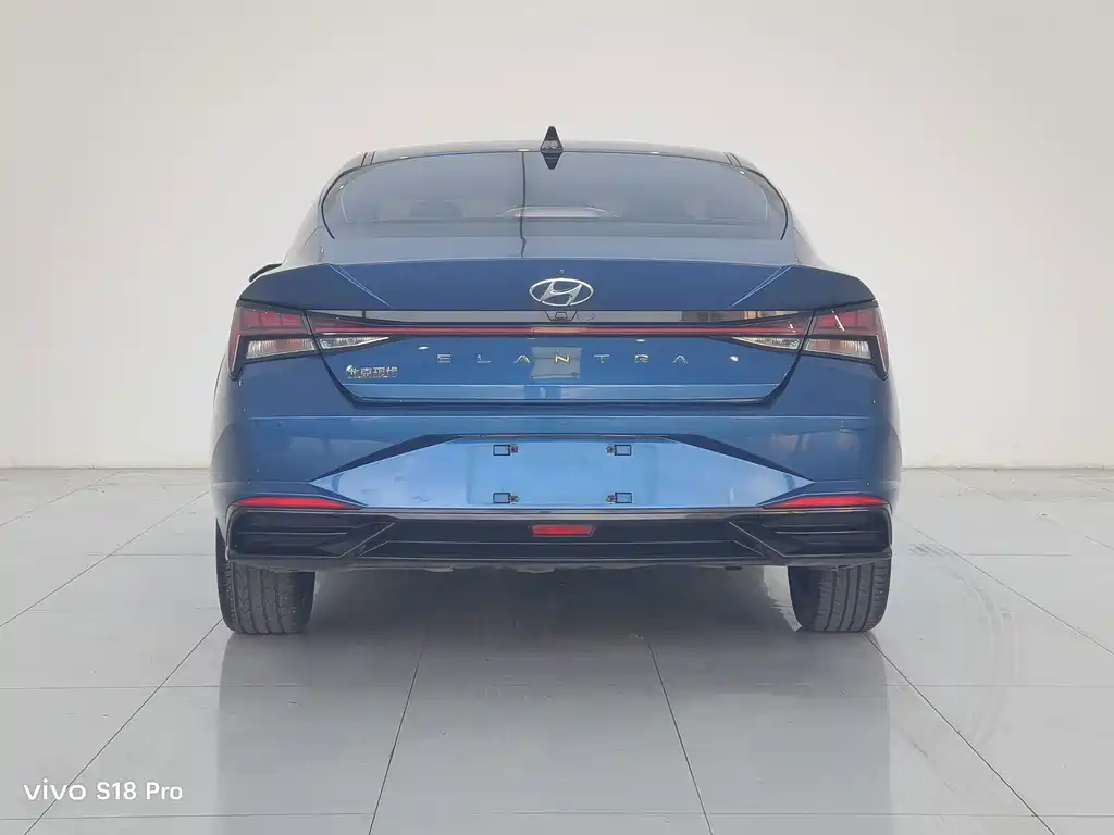 Hyundai Elantra — миниатюра 10