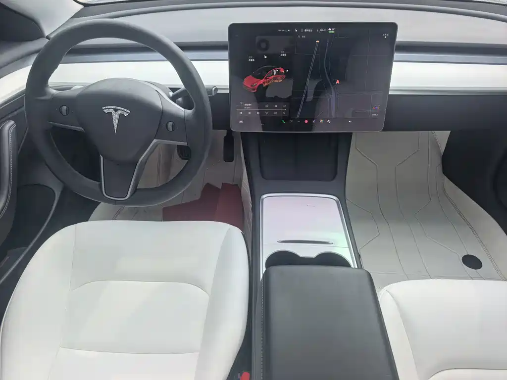 Tesla Model 3 — миниатюра 5