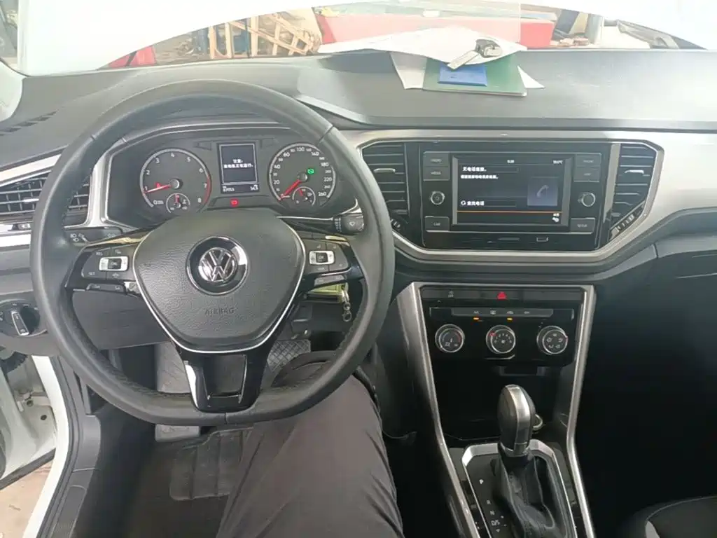 Volkswagen T-Roc — миниатюра 10
