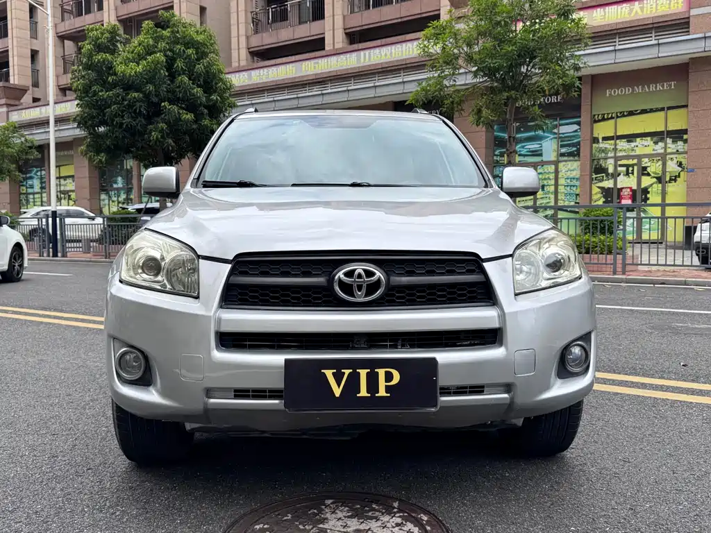 Toyota RAV4 — миниатюра 2