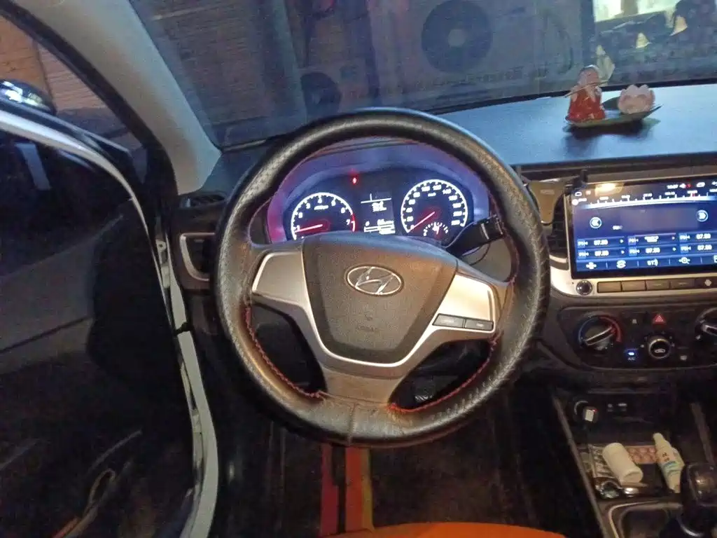 Hyundai Verna — миниатюра 6