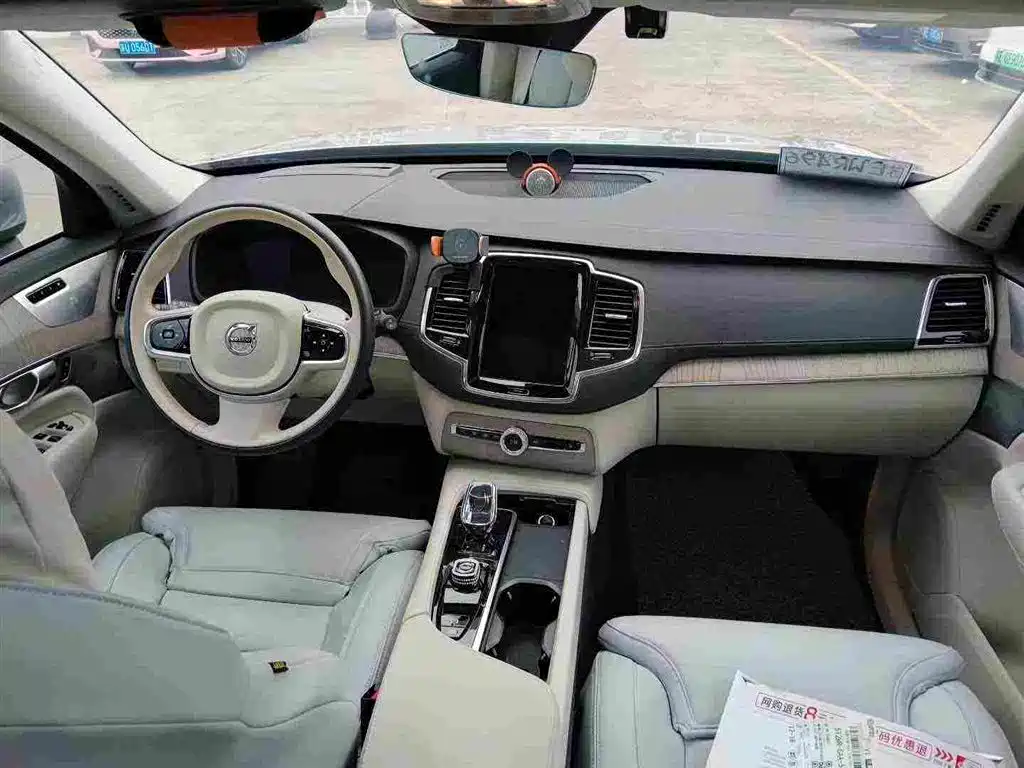 Volvo XC90 — миниатюра 6
