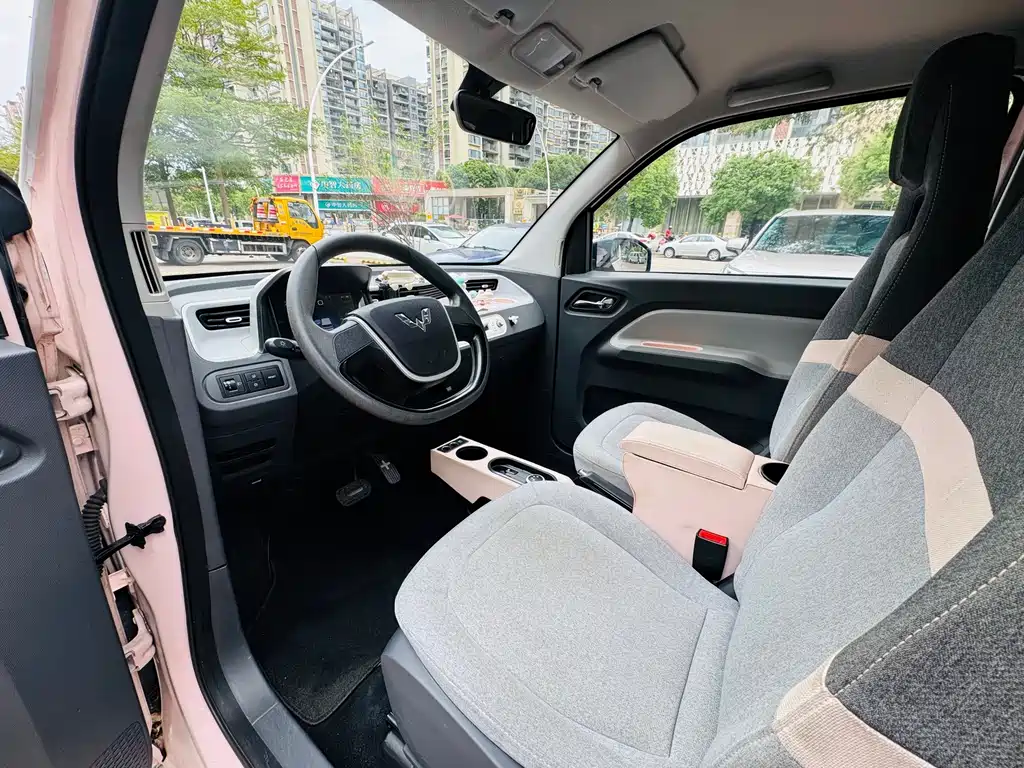 Wuling MINIEV — миниатюра 4