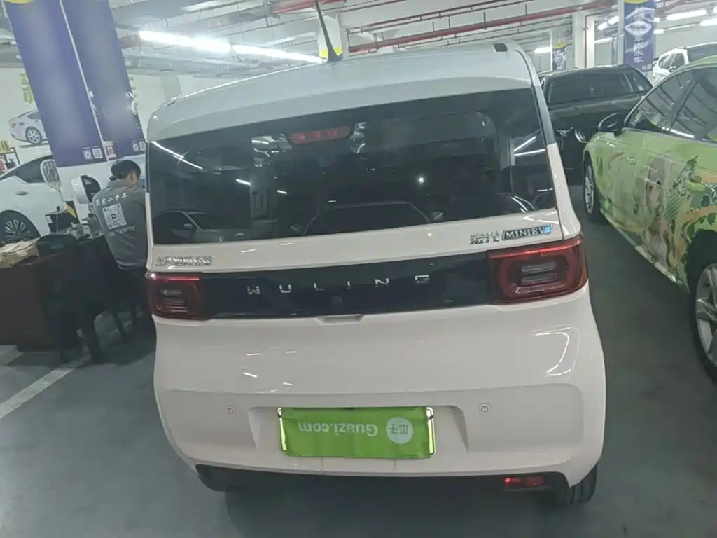 Wuling MINIEV — миниатюра 6