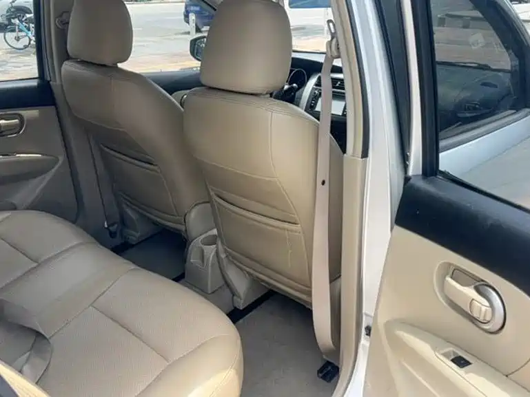 Nissan Livina — миниатюра 9