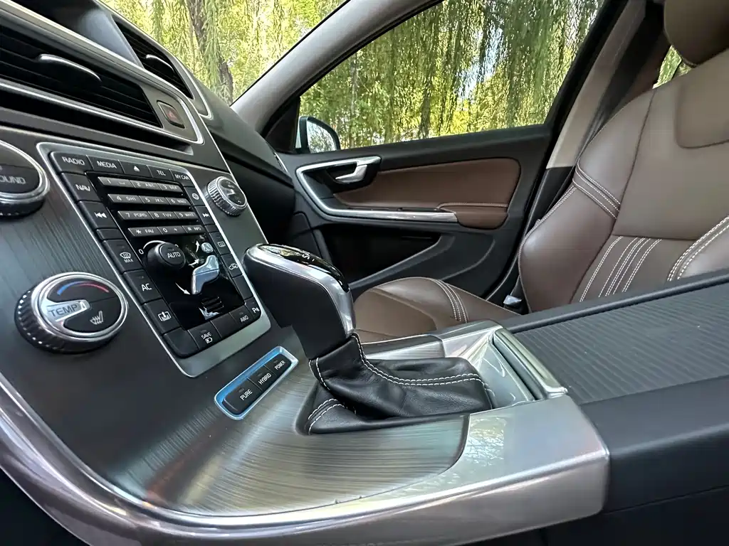 Volvo S60 PHEV — миниатюра 14