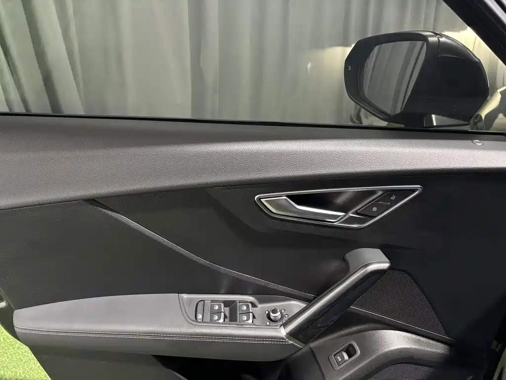 Audi Q2L — миниатюра 10