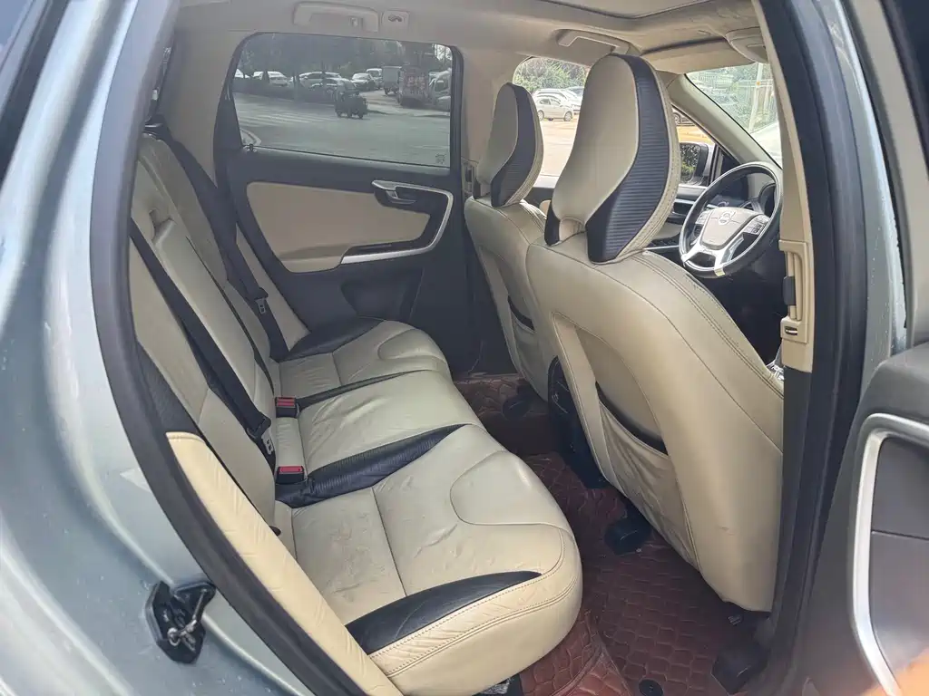 Volvo XC60 (Import) — миниатюра 11