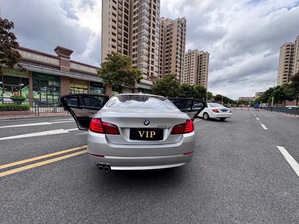 BMW 5 Series — миниатюра 22