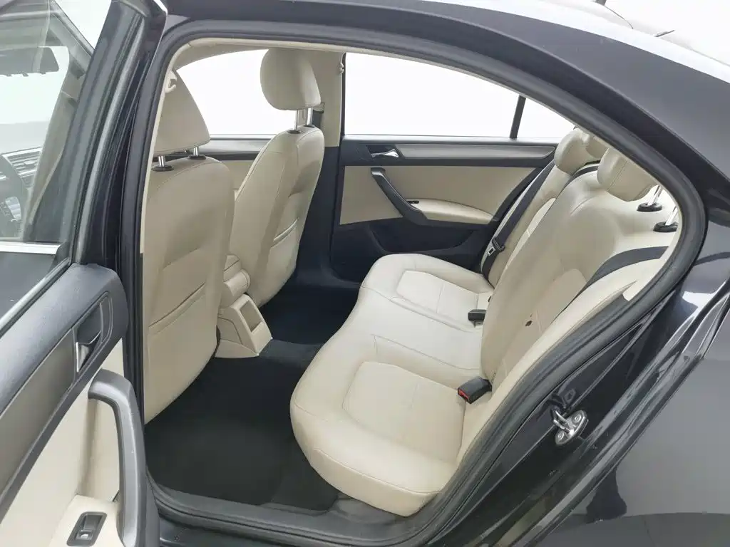 Volkswagen Santana — миниатюра 15