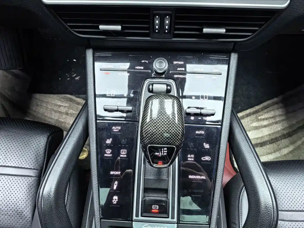 Porsche Cayenne — миниатюра 20