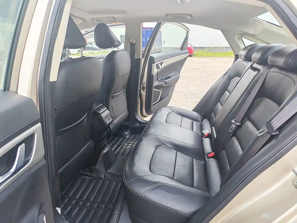 Geely Emgrand GL — миниатюра 9