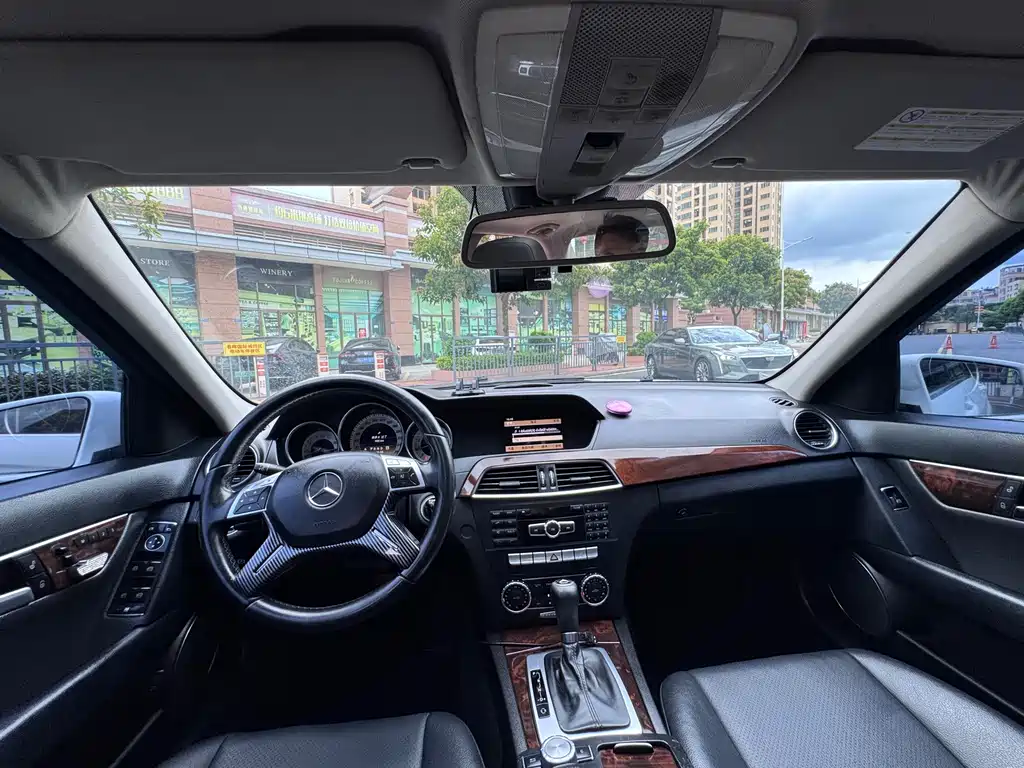 Mercedes-Benz C-Class — миниатюра 11
