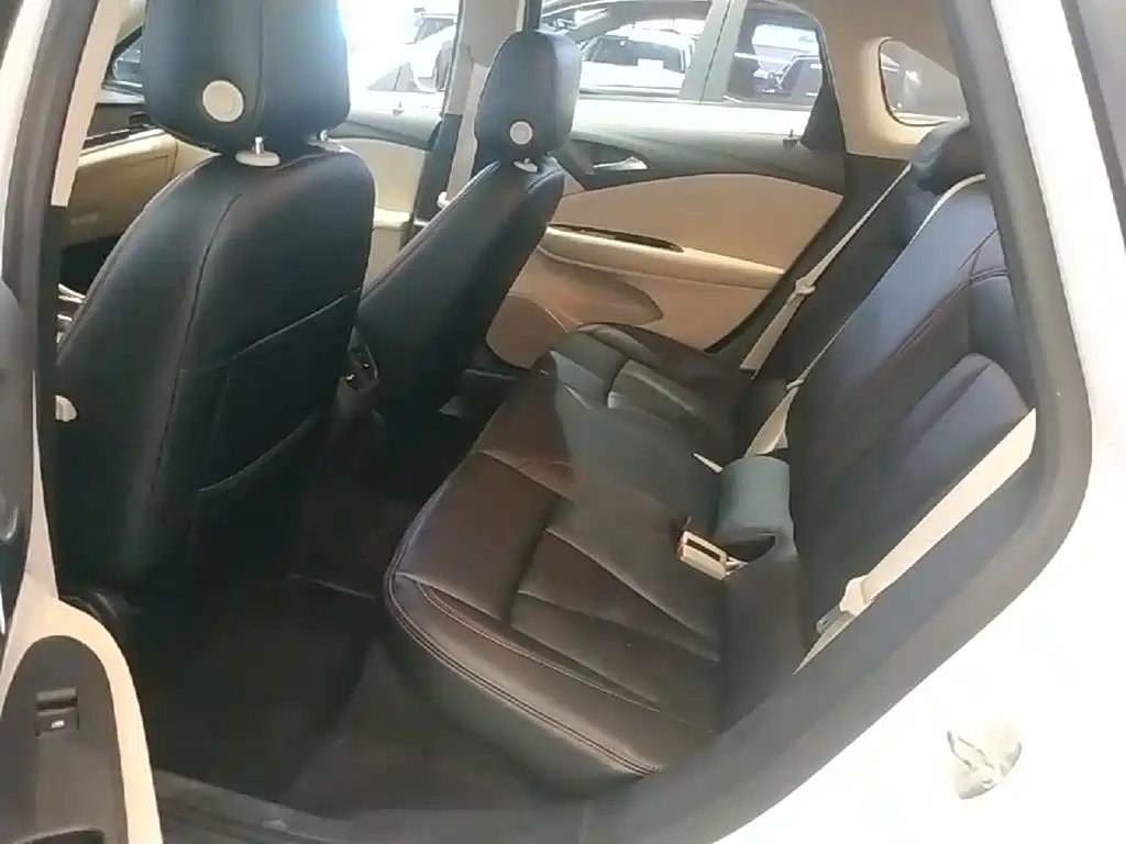 Buick Verano — миниатюра 17