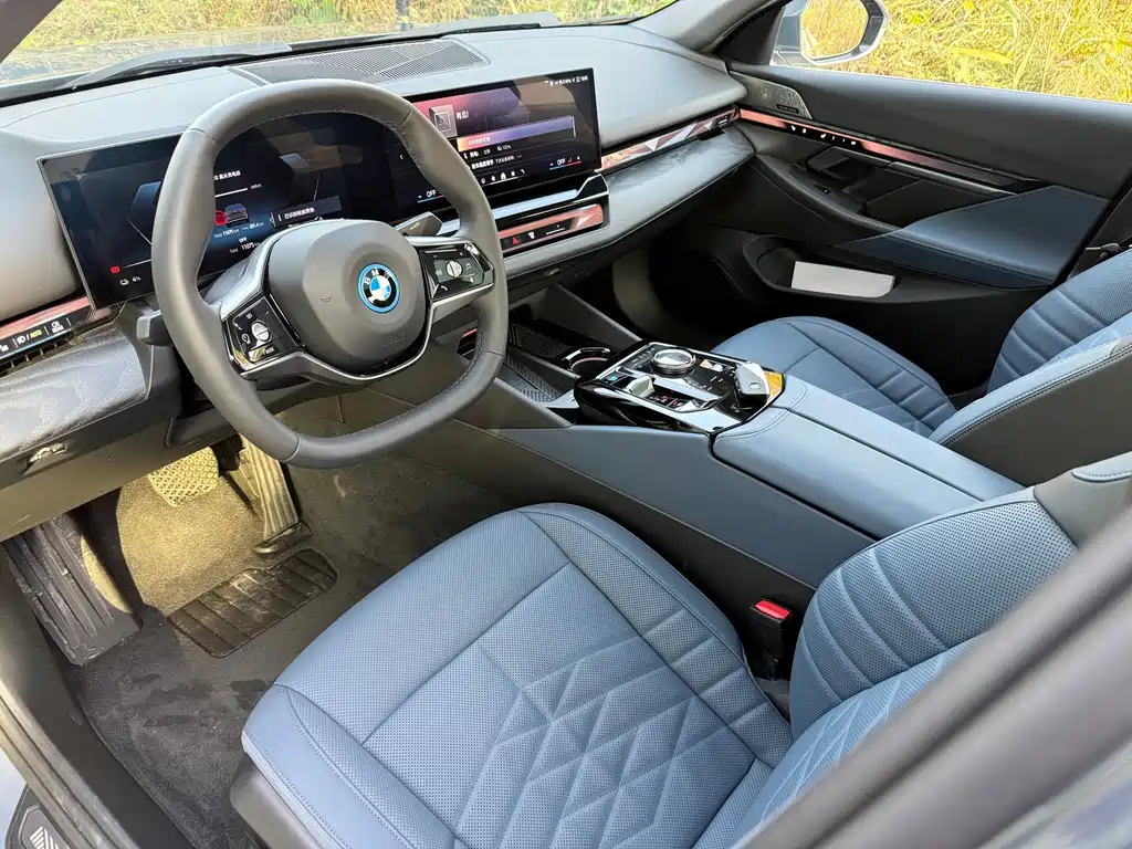 BMW I5