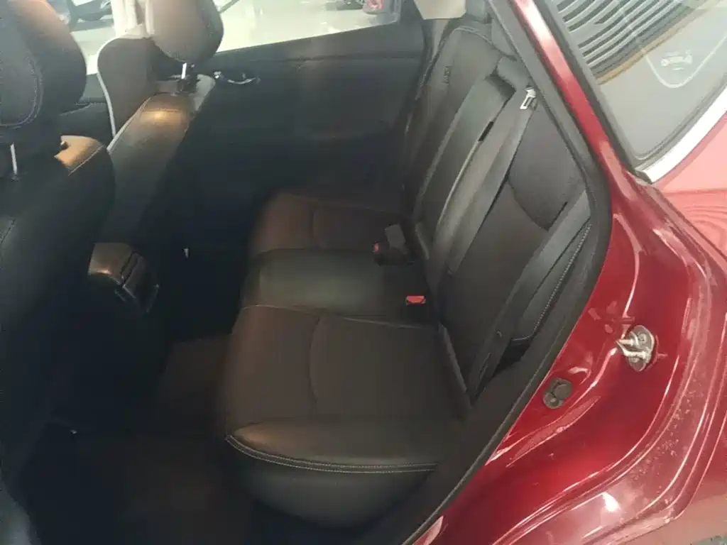 Nissan Tiida — миниатюра 17