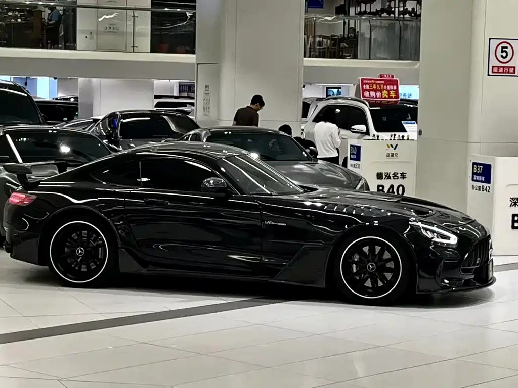 MERCEDES-BENZ AMG GT