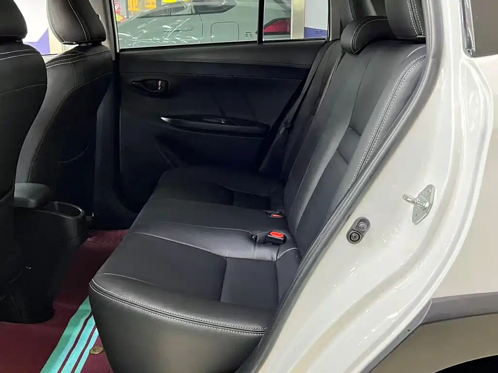Toyota Yaris L — миниатюра 12