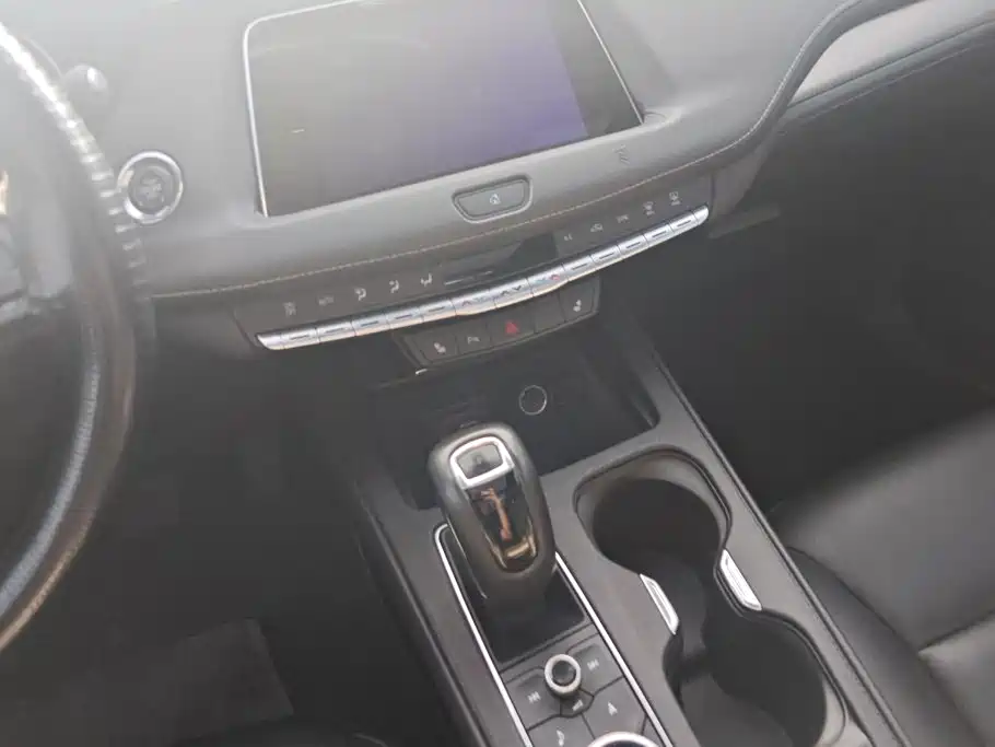 Cadillac XT4 — миниатюра 16