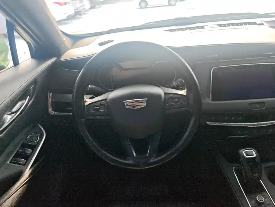 Cadillac XT4 — миниатюра 15
