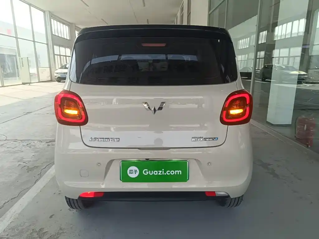 Wuling MINIEV — миниатюра 6