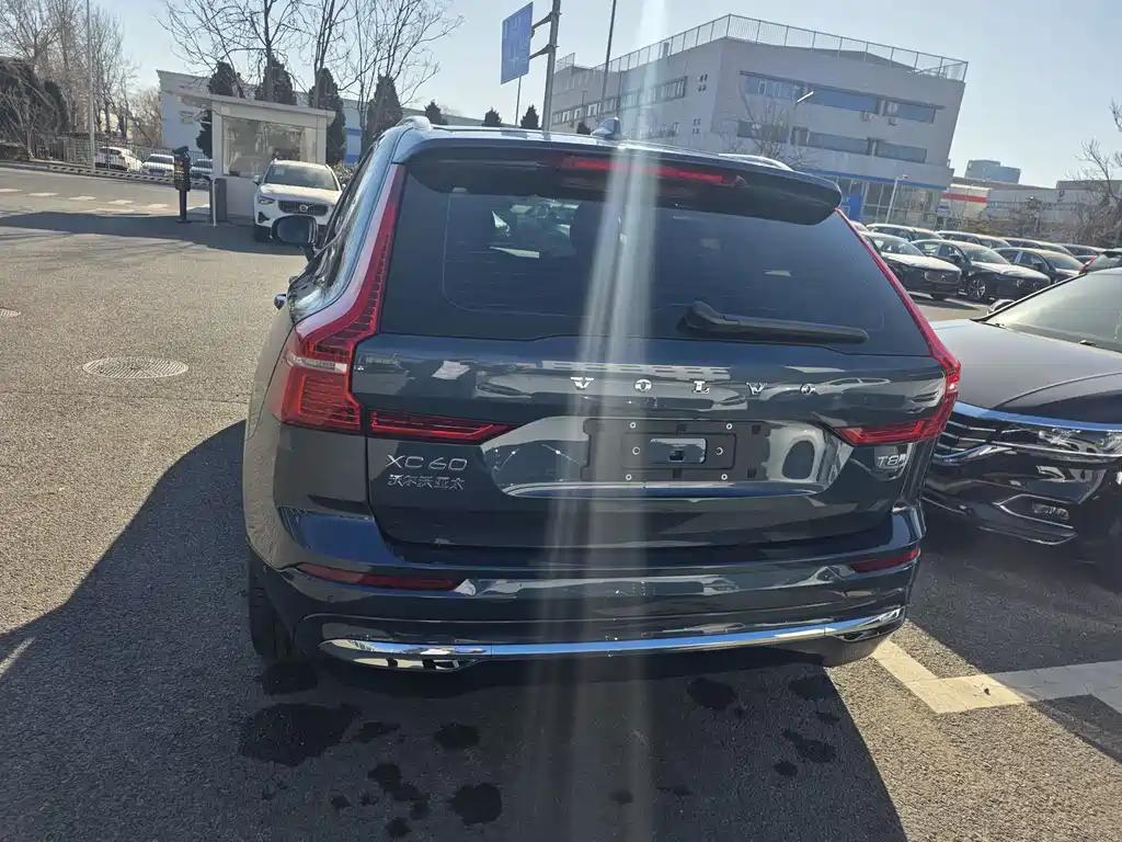 VOLVO XC60 PLUG IN HYBRID