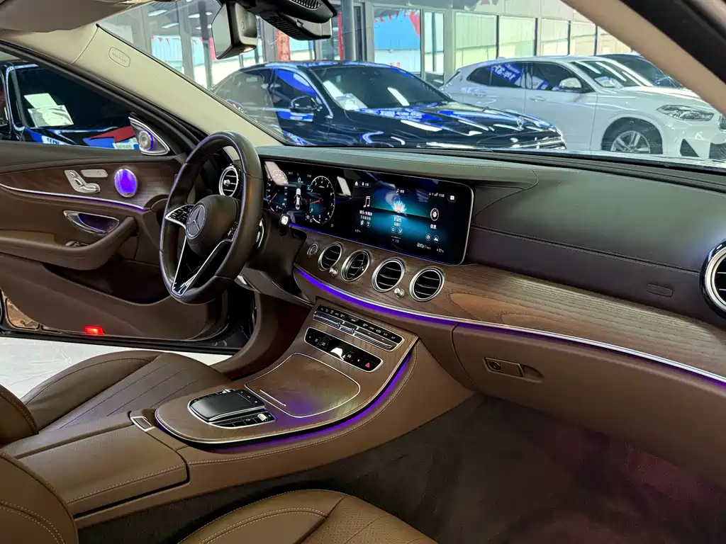 Mercedes-Benz E-Class — миниатюра 10