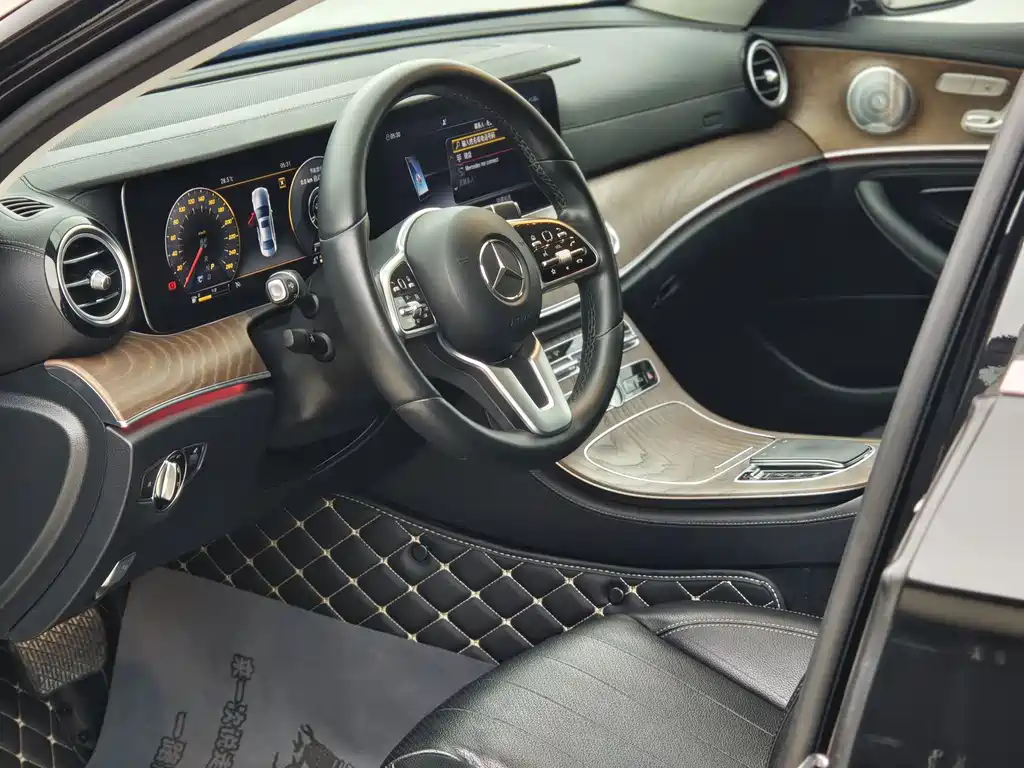 MERCEDES-BENZ E CLASS