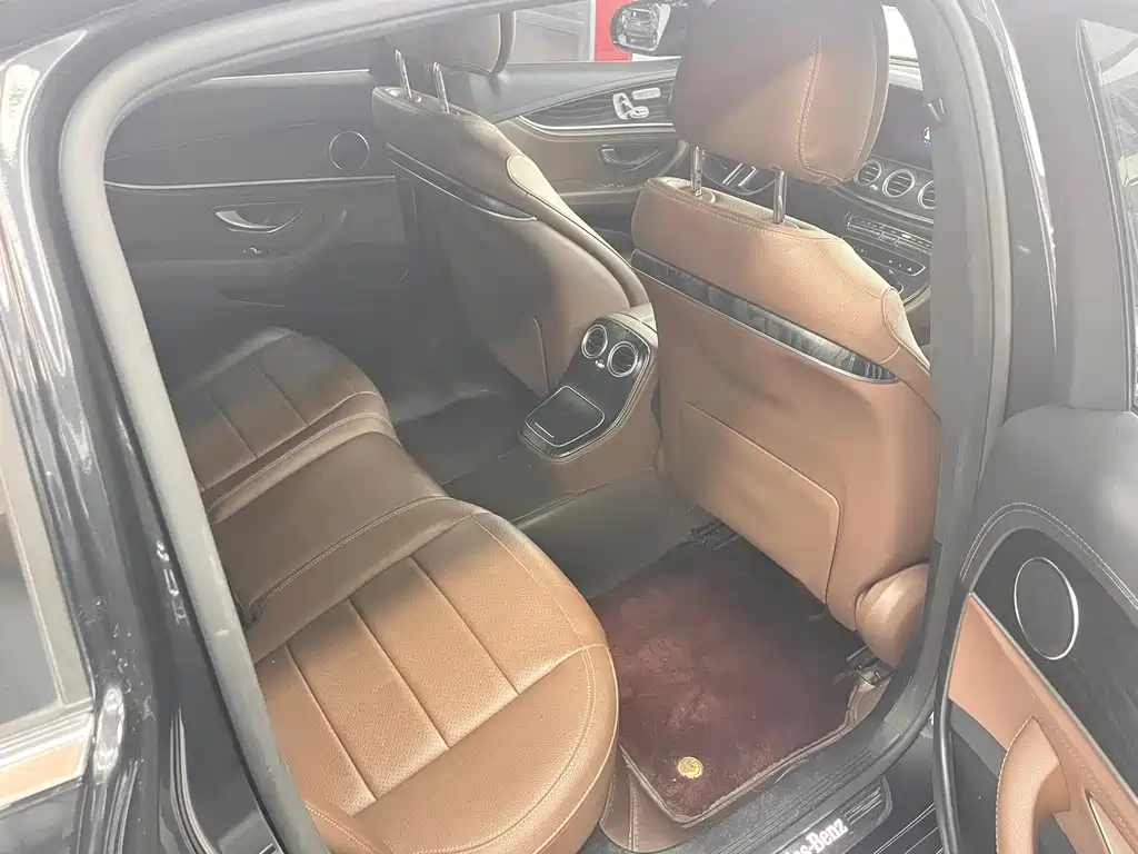 Mercedes-Benz E-Class — миниатюра 12