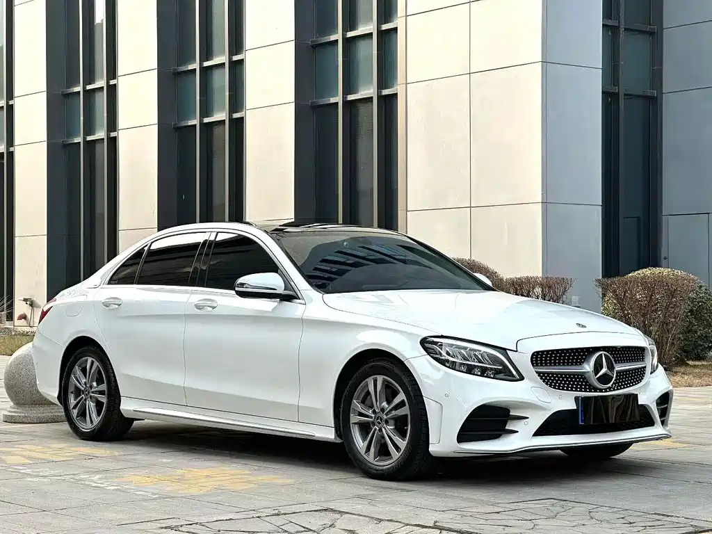 Mercedes-Benz C-Class — миниатюра 3