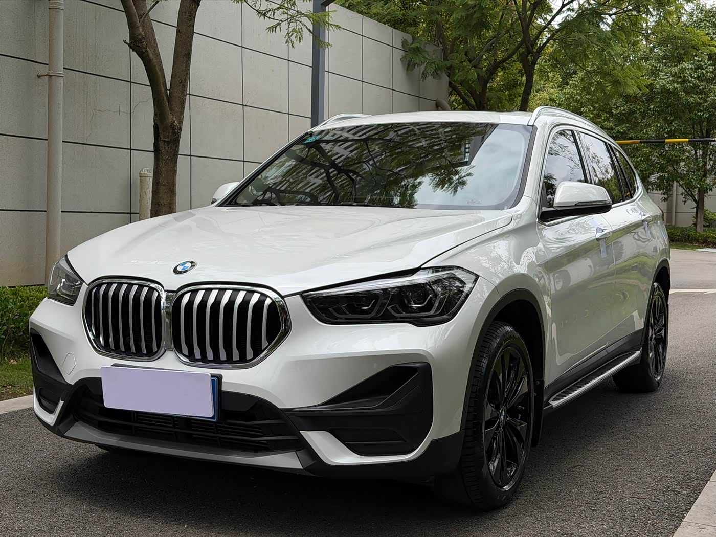 BMW X1 1.5 л 2021 г. Белый, пробег 47000 км