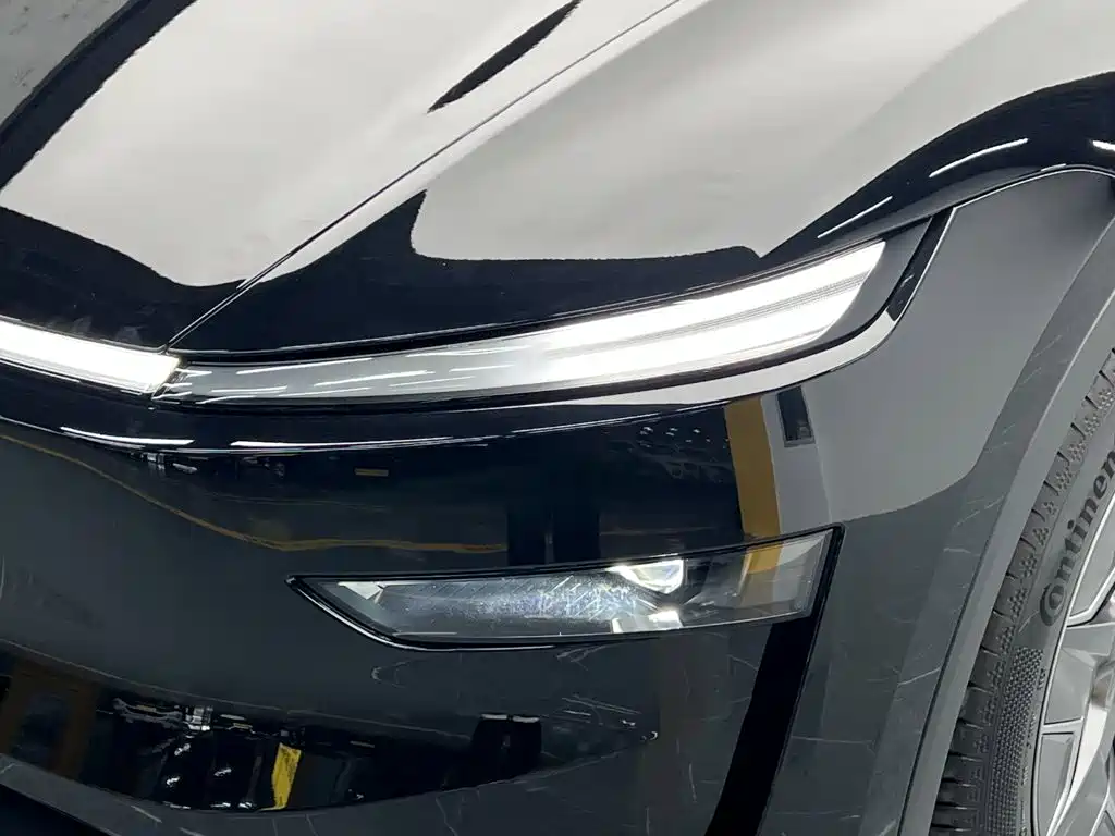 Tesla Model Y L — миниатюра 10
