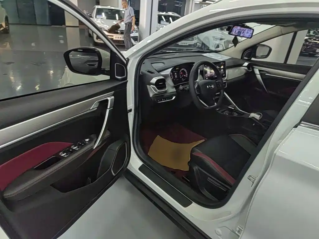 Geely Binyue — миниатюра 16