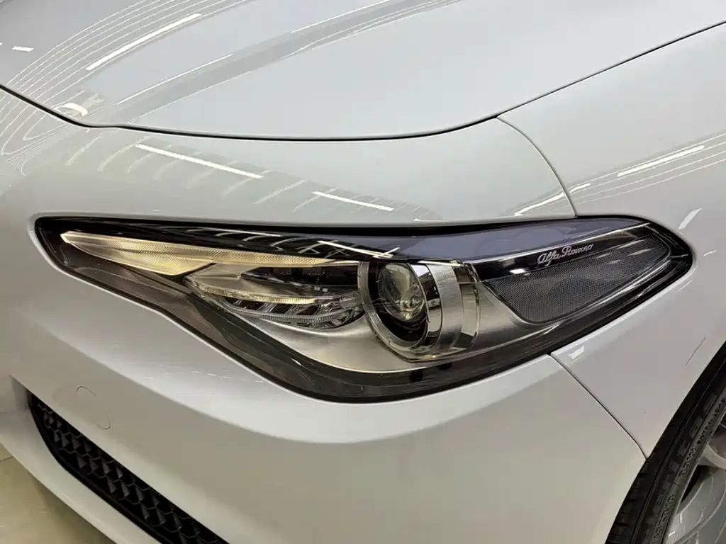 Alfa Romeo Giulia — миниатюра 14
