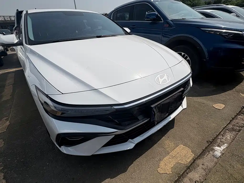Hyundai Elantra — миниатюра 3