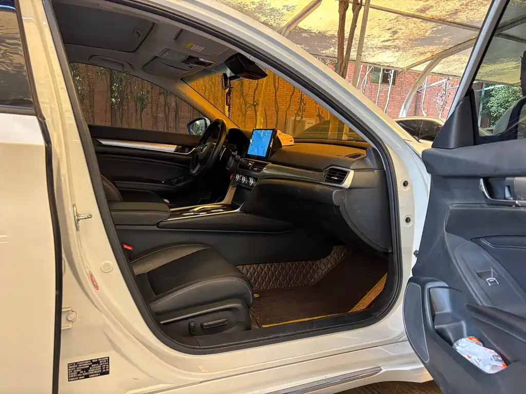 Honda Accord — миниатюра 9