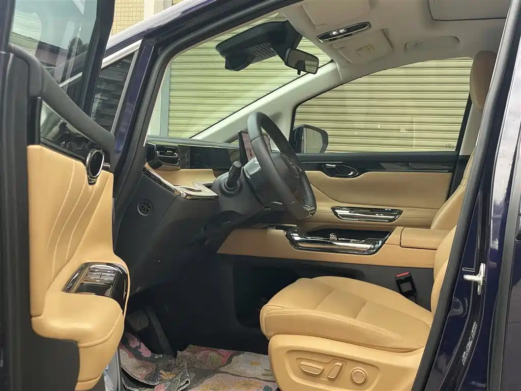 GAC Motor Trumpchi E8 PHEV — миниатюра 6