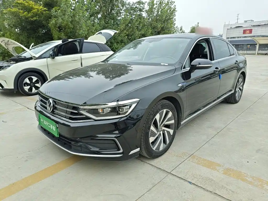 Volkswagen Magotan PHEV — миниатюра 2