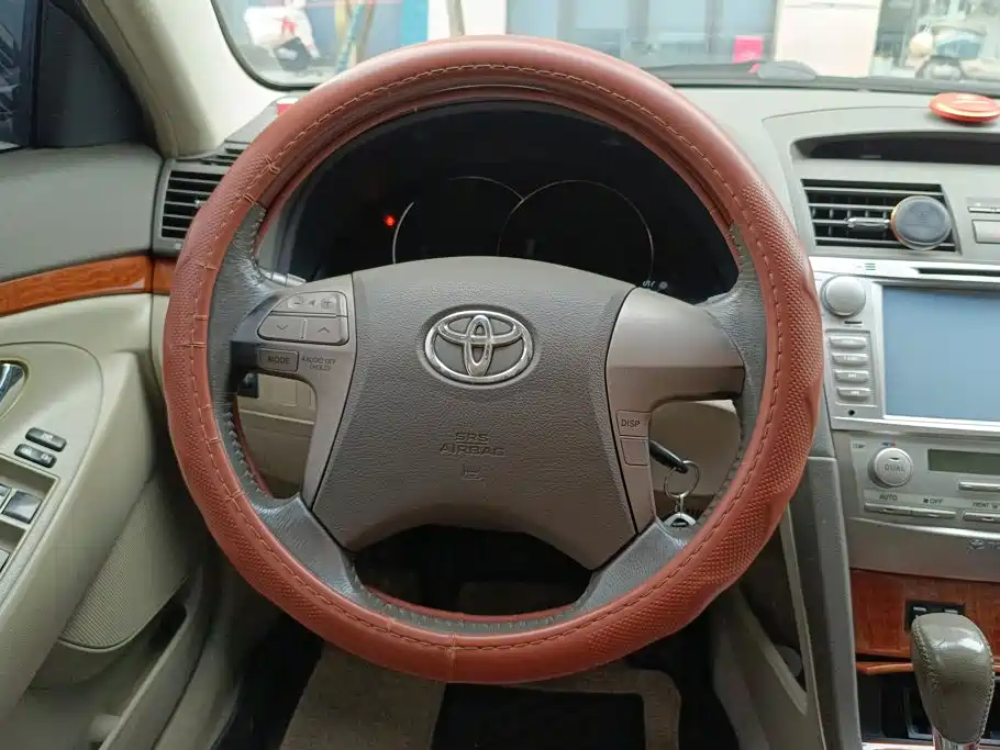 Toyota Camry — миниатюра 15