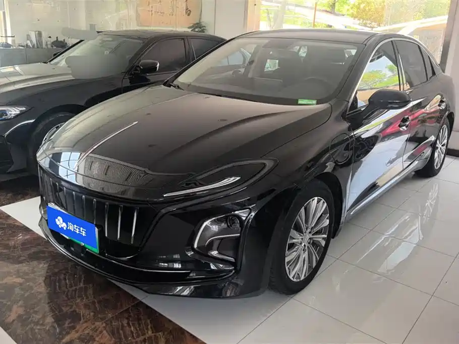 Hongqi Hongqi E-QM5 2024