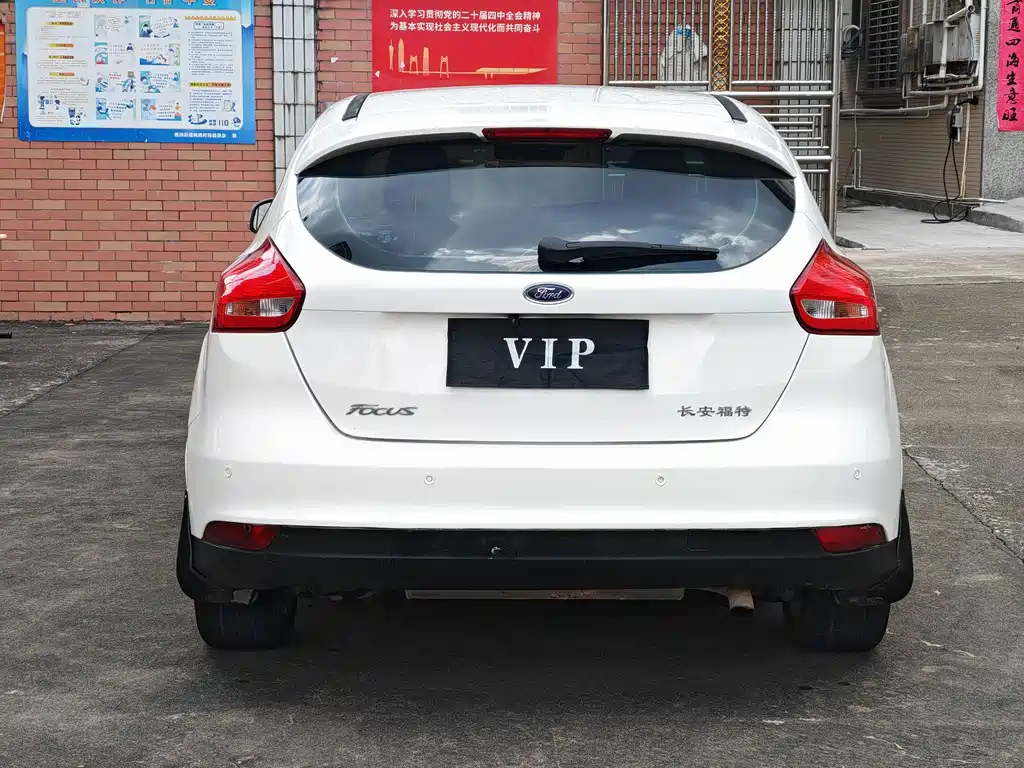 Ford Focus — миниатюра 8