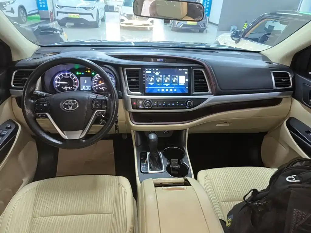 Toyota Highlander — миниатюра 10