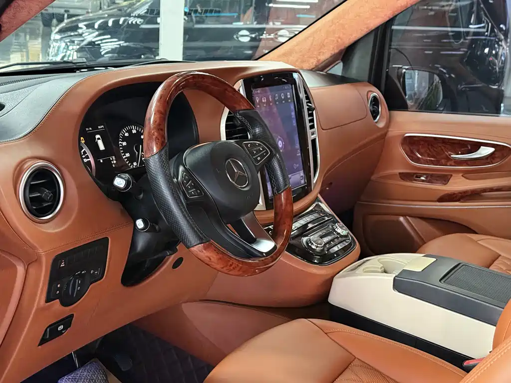 Mercedes-Benz Vito — миниатюра 13